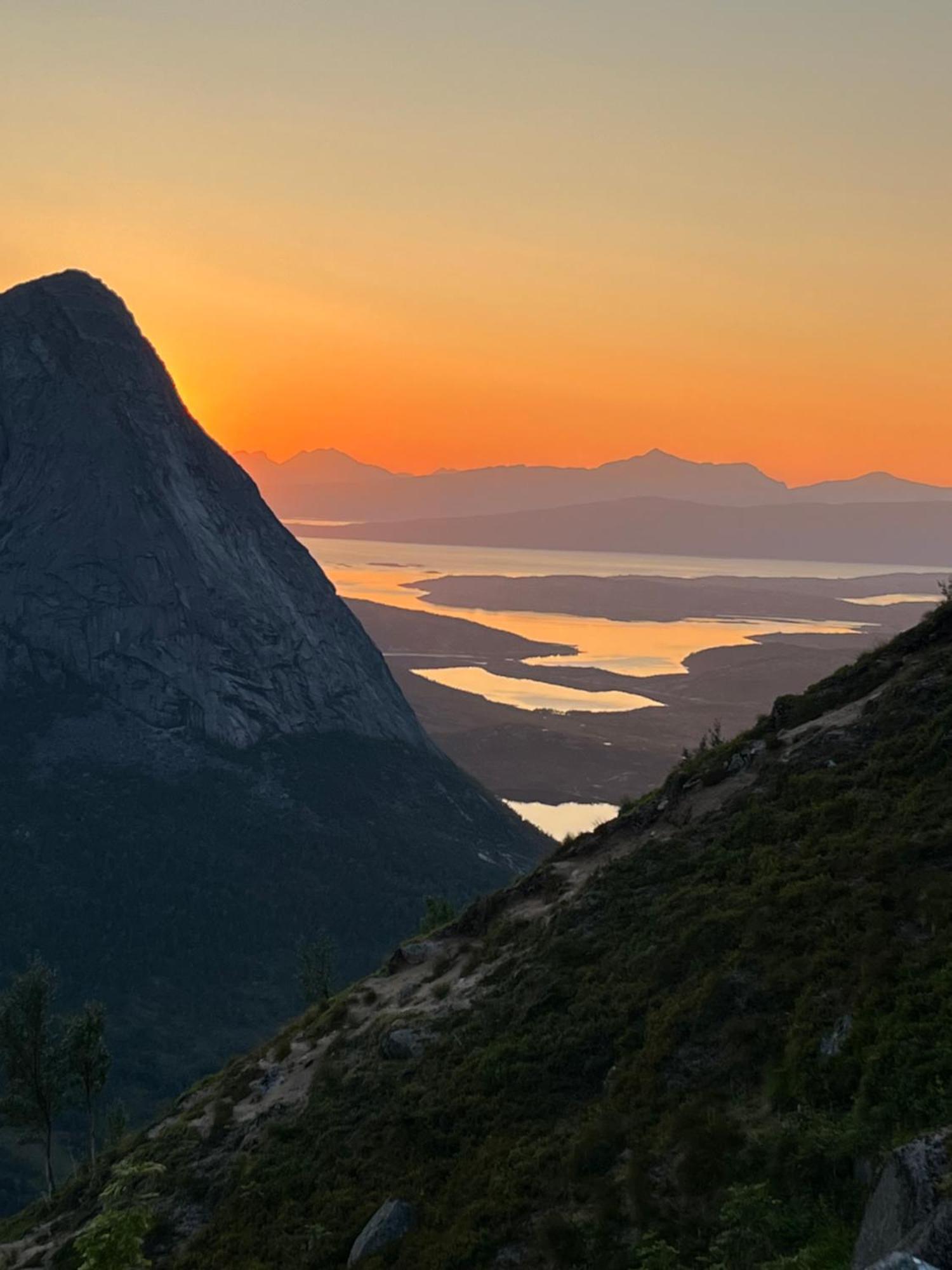 Efjord And Stetind Resort - Cabin Kobbernestinden Ballangen 外观 照片