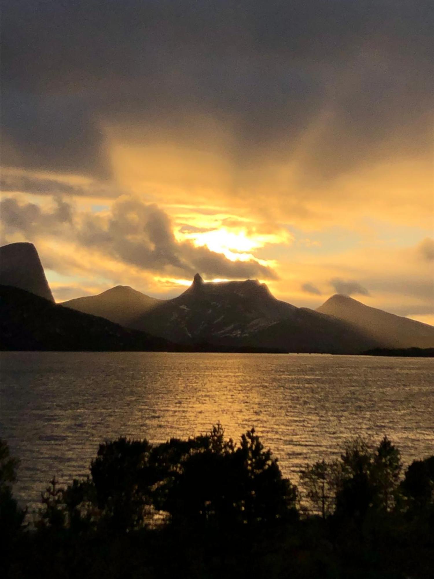 Efjord And Stetind Resort - Cabin Kobbernestinden Ballangen 外观 照片